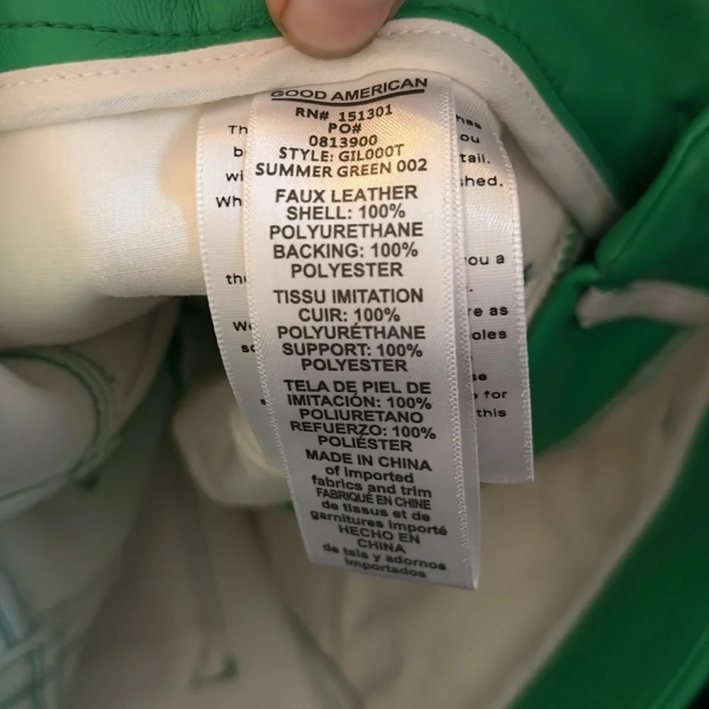 GOOD AMERICAN “Icon Fit” faux leather pants in Kelly green!